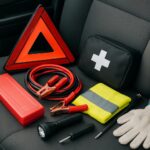 Rzeczy, które trzymam w aucie „z głową” – wyposażenie, które ratuje sytuacje, zanim zrobi się gorąco